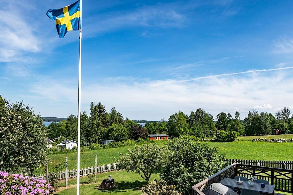 Luxury Villa By Lake Welcome You Hjo Eksteriør bilde